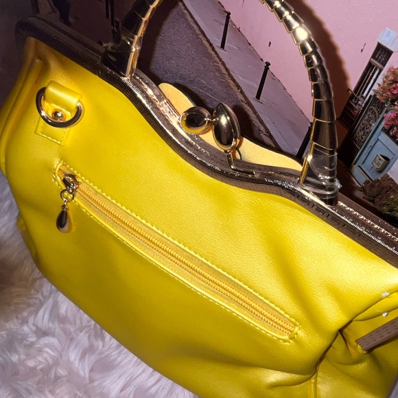 Yellow Flower Satchel NEW - Picture 4 of 8